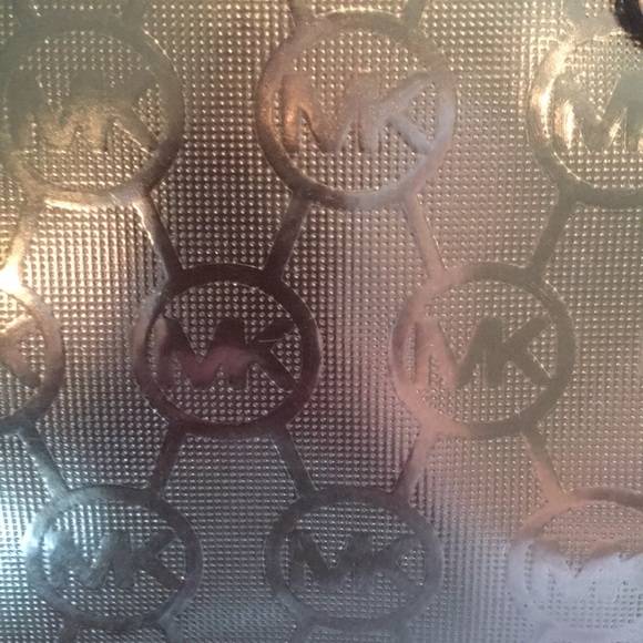 Michael Kors Large Duffle Style Purse - Picture 2 of 7